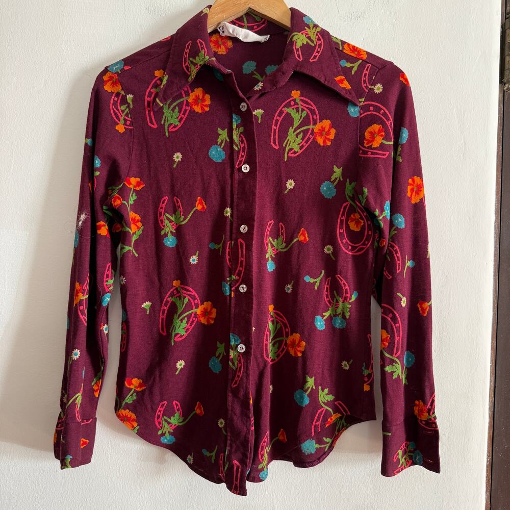 1970s Vintage Burgundy Horseshoe Floral Western Shirt | Small